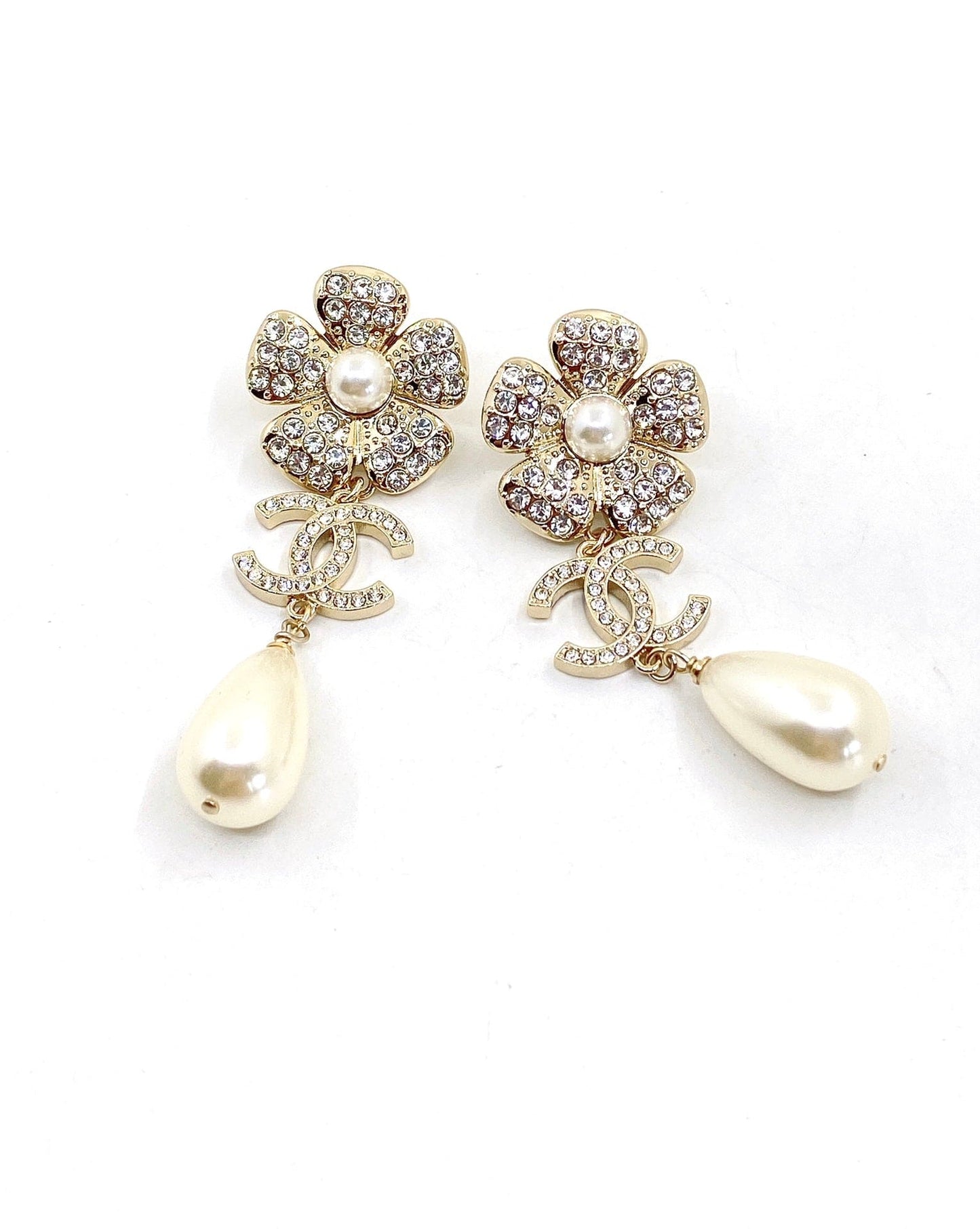 18K Chanel Pearl Flowers Earrings