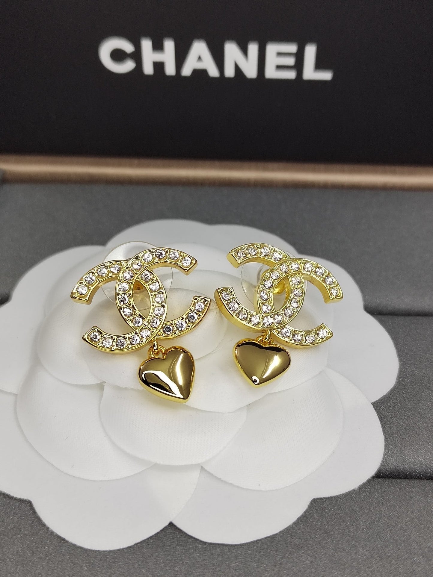 18K Classic Chanel Diamond Heart Earrings