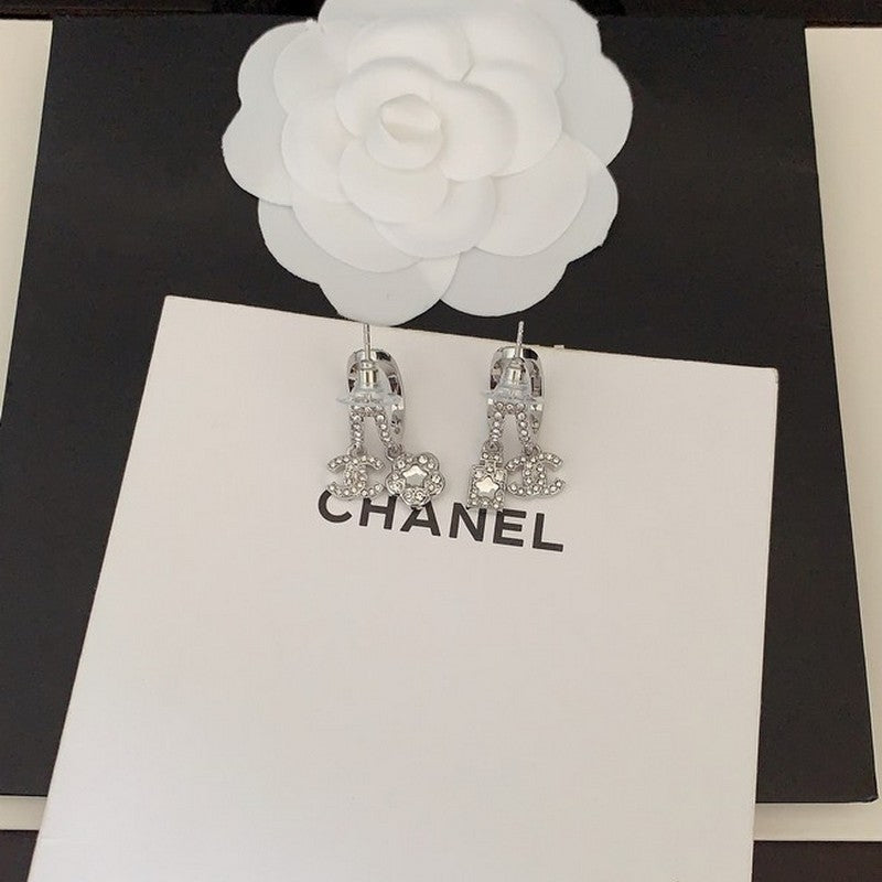 18K Chanel Flower Diamond Earrings