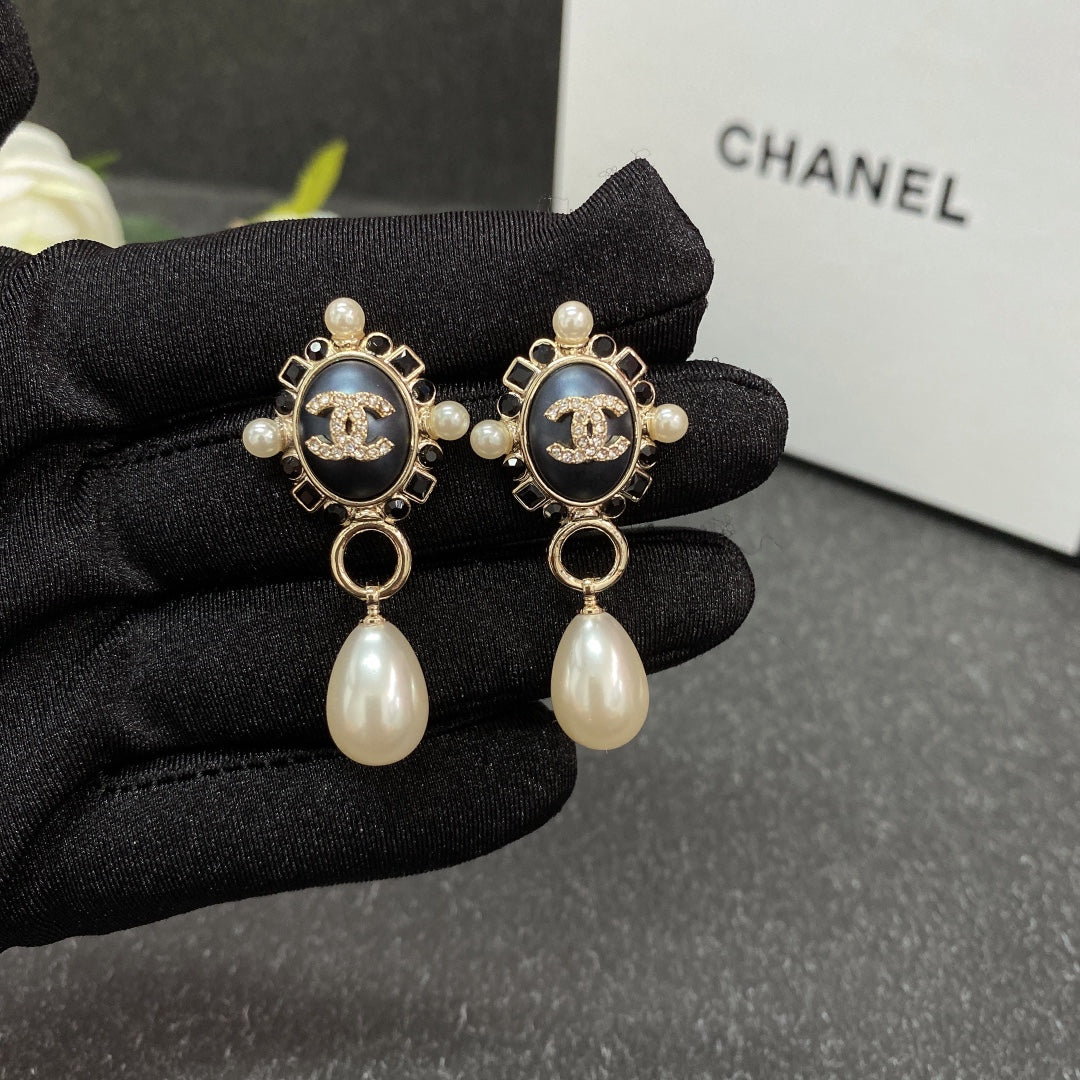 18K Chanel Pearl Pendant Earrings