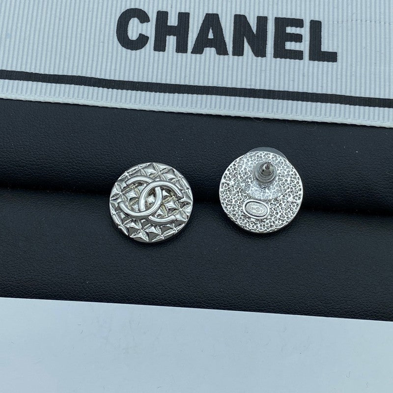 18K Chanel Round White Gold Earrings