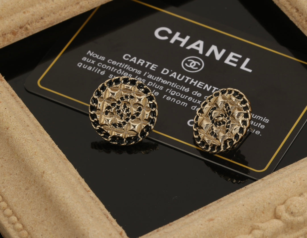 18K Chanel Diamond Round Earrings