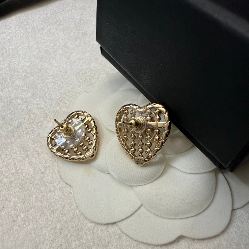 18K Chanel Pearl Heart Earrings