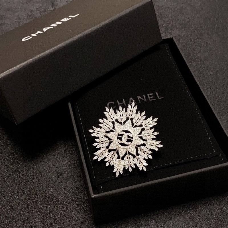 18K Chanel Flower Crystal Brooch