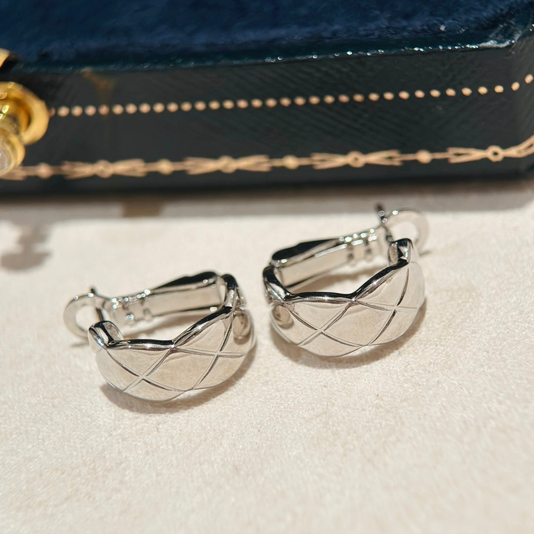 18K Chanel Coco Crush Earrings