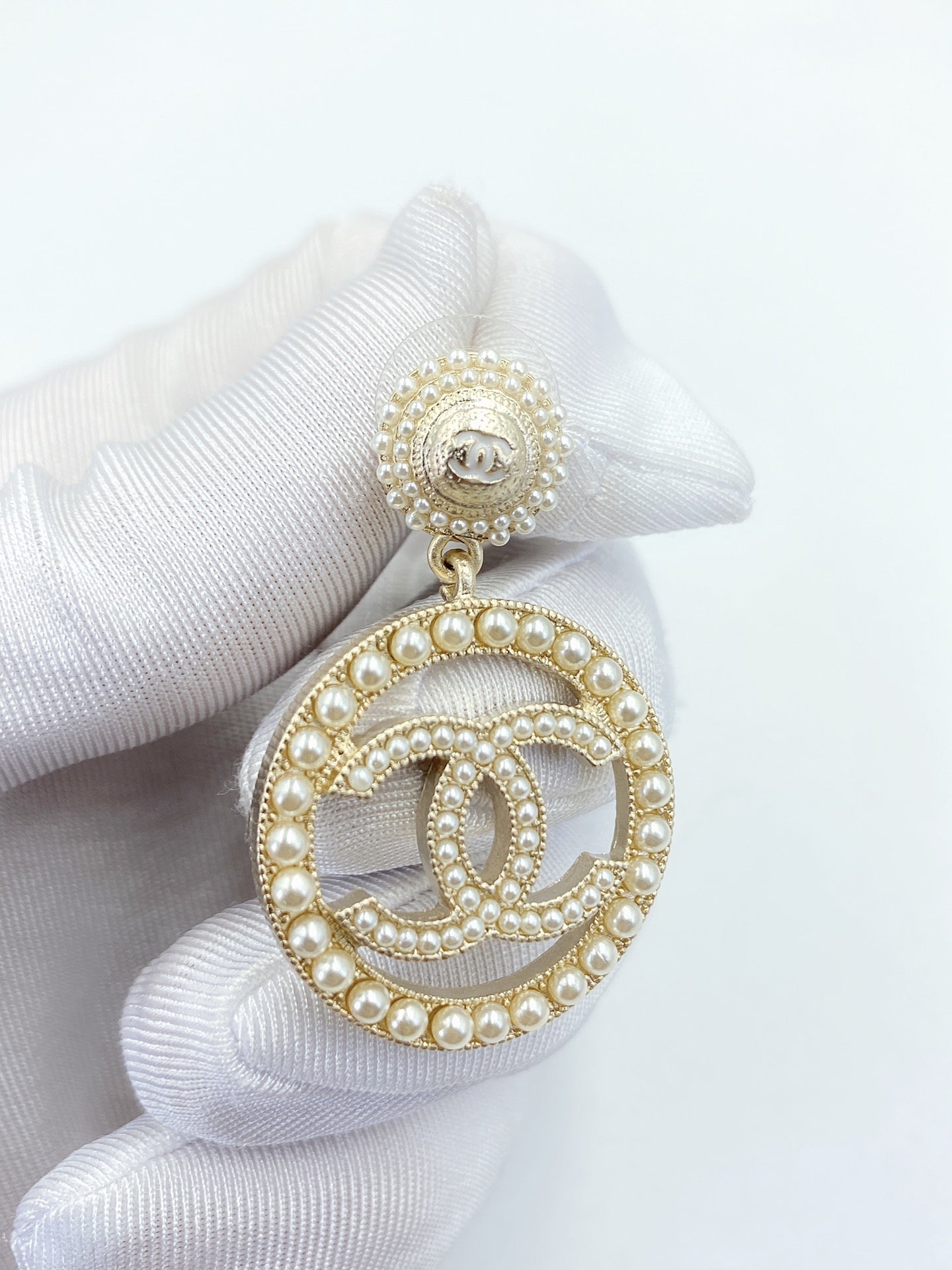18K Chanel Pearl Earrings