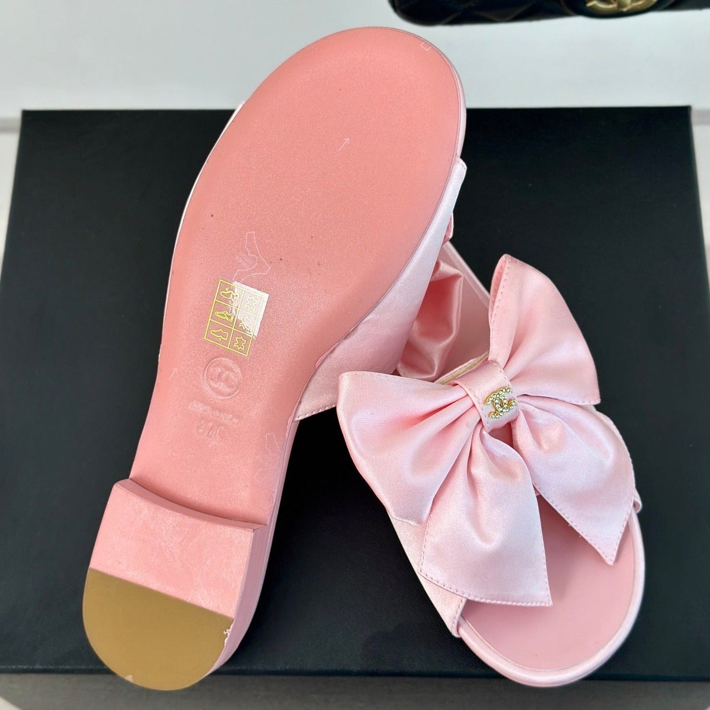CHANEL Double big bow flat sandals Sheepskin Light Pink