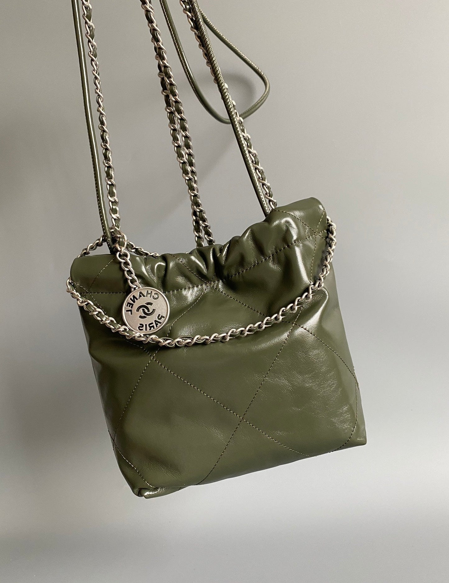 CHANEL HOBO MINI 20CM OLIVE LAMBSKIN