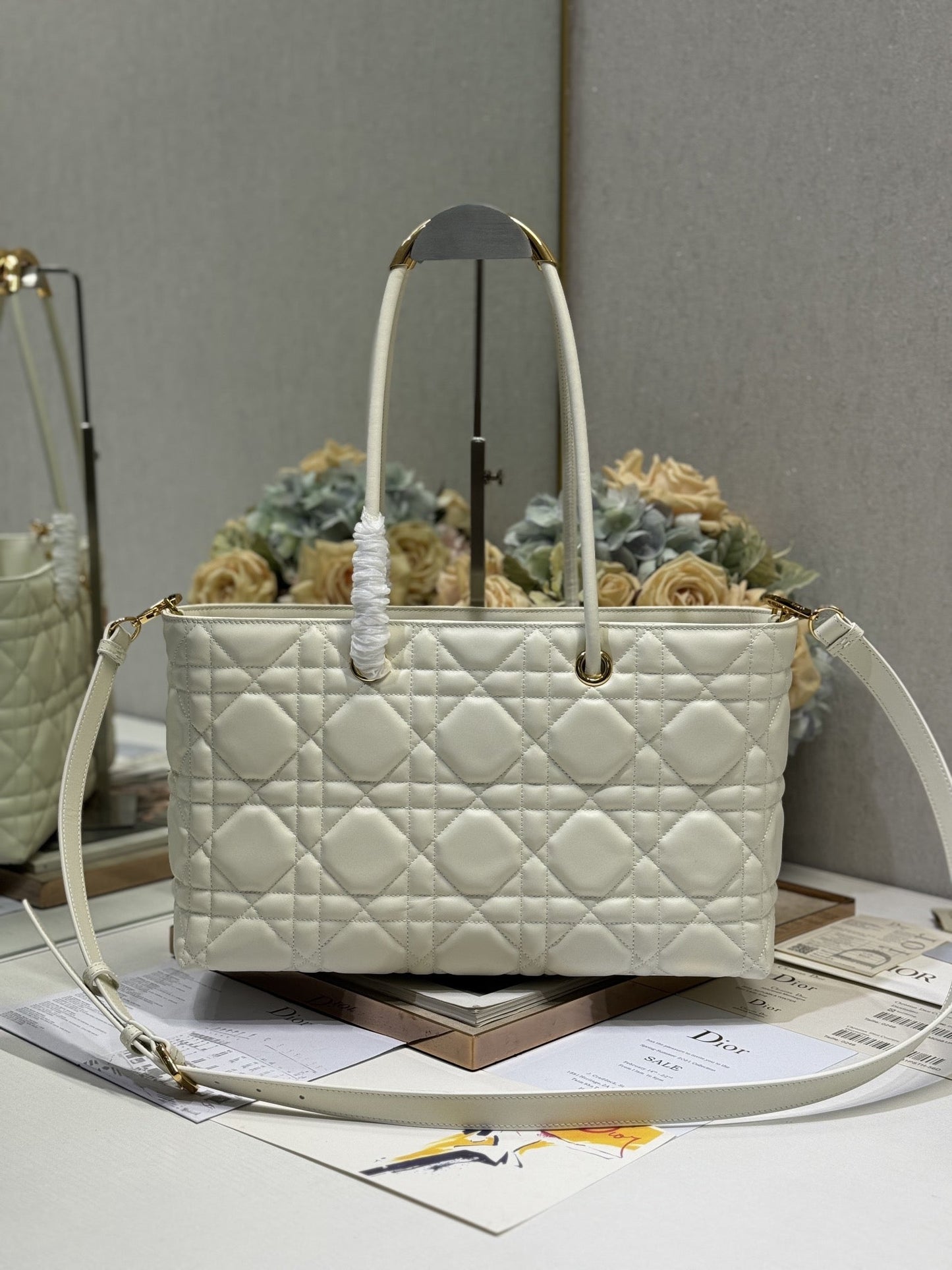 DIOR MEDIUM 37 TOUJOURS BAG IN WHITE MACROCANNAGE LAMBSKIN