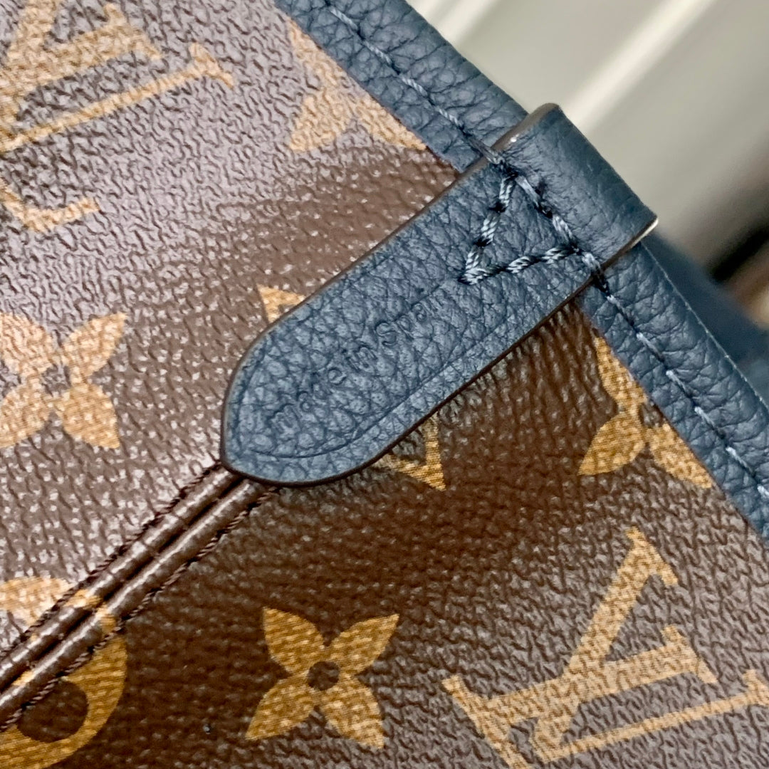 LOUIS VUITTON NEVERFULL BANDOULIÈRE INSIDE OUT BB 31 IN BROWN MONOGRAM CANVAS AND BLACK CALFSKIN