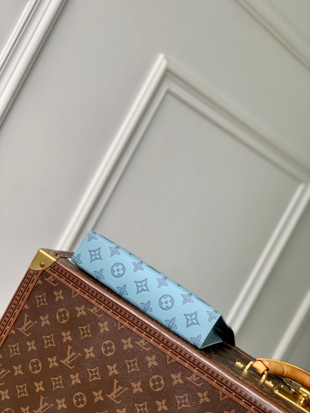LOUIS VUITTON GASTON WEARABLE WALLET 22 IN SKY BLUE MONOGRAM SHADOW CALFSKIN EMBOSSED LOGO