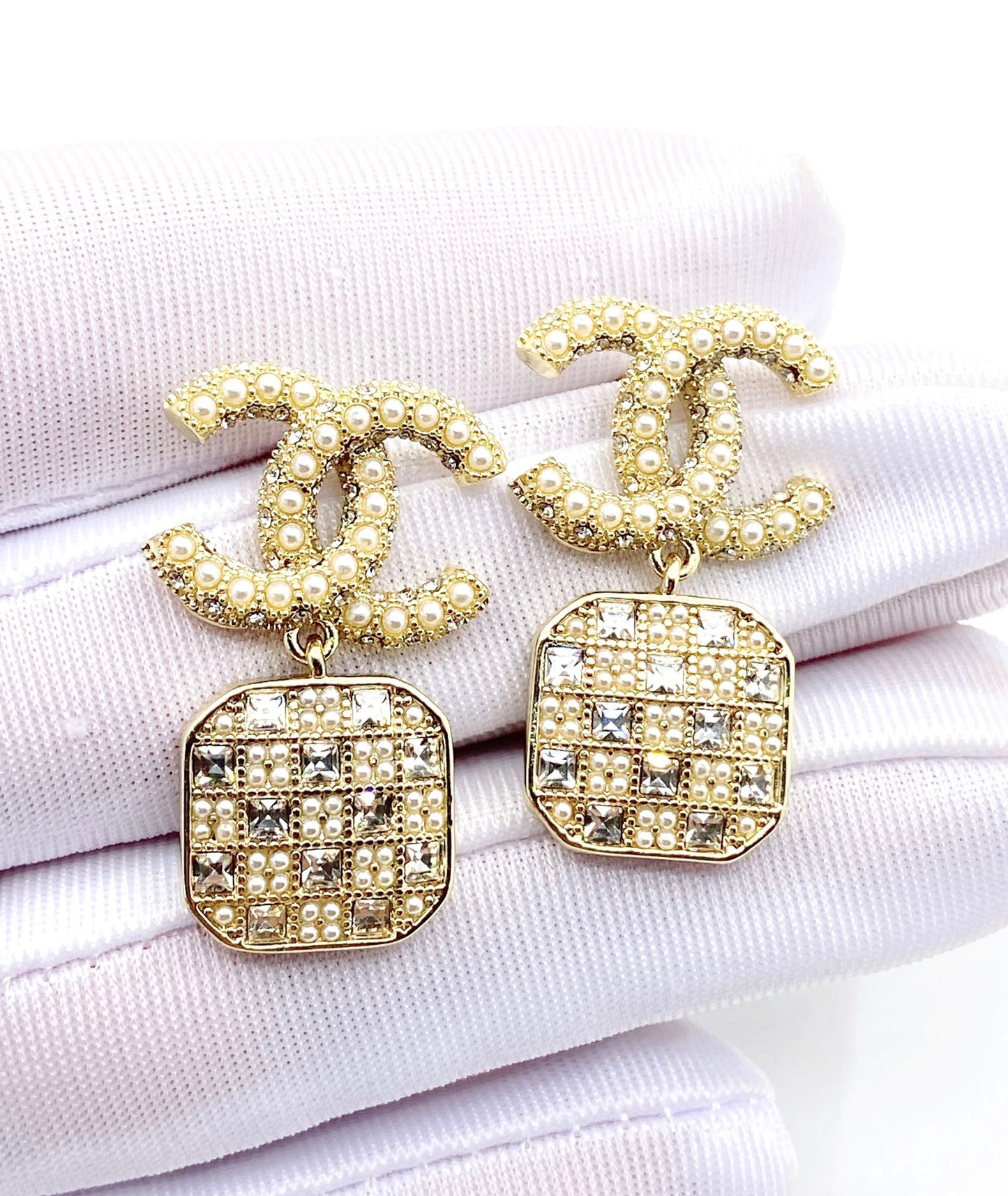 18K  Chanel Diamonds Drop Earrings