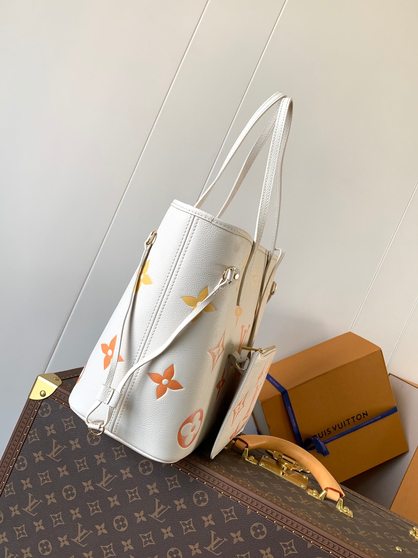 LOUIS VUITTON NEVERFULL MM TOTE BAG 32 IN WHITE MIX ORANGE CALFSKIN