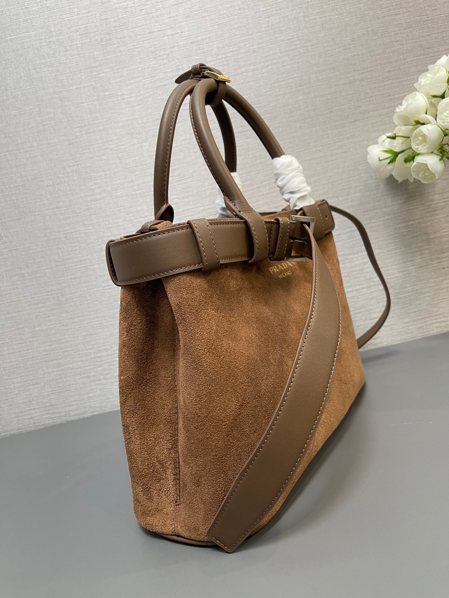 PRADA SMALL TOTE BAG WITH BELT 32 IN RUSSET BROWN SUEDE