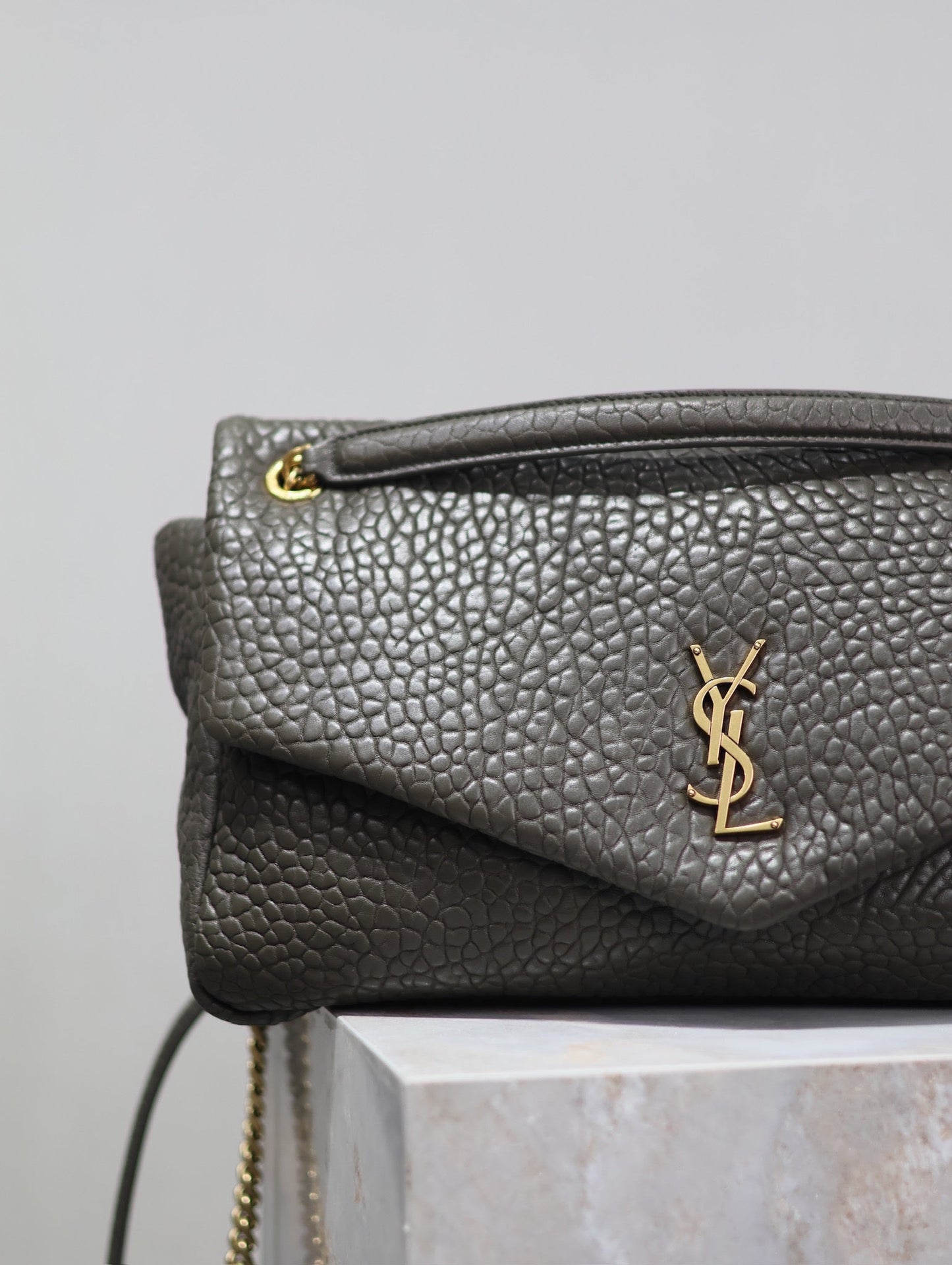 YSL 25S CALYPSO BAG 38 IN ARMY GREEN GRAINED LAMBSKIN GOLD HARDWRE