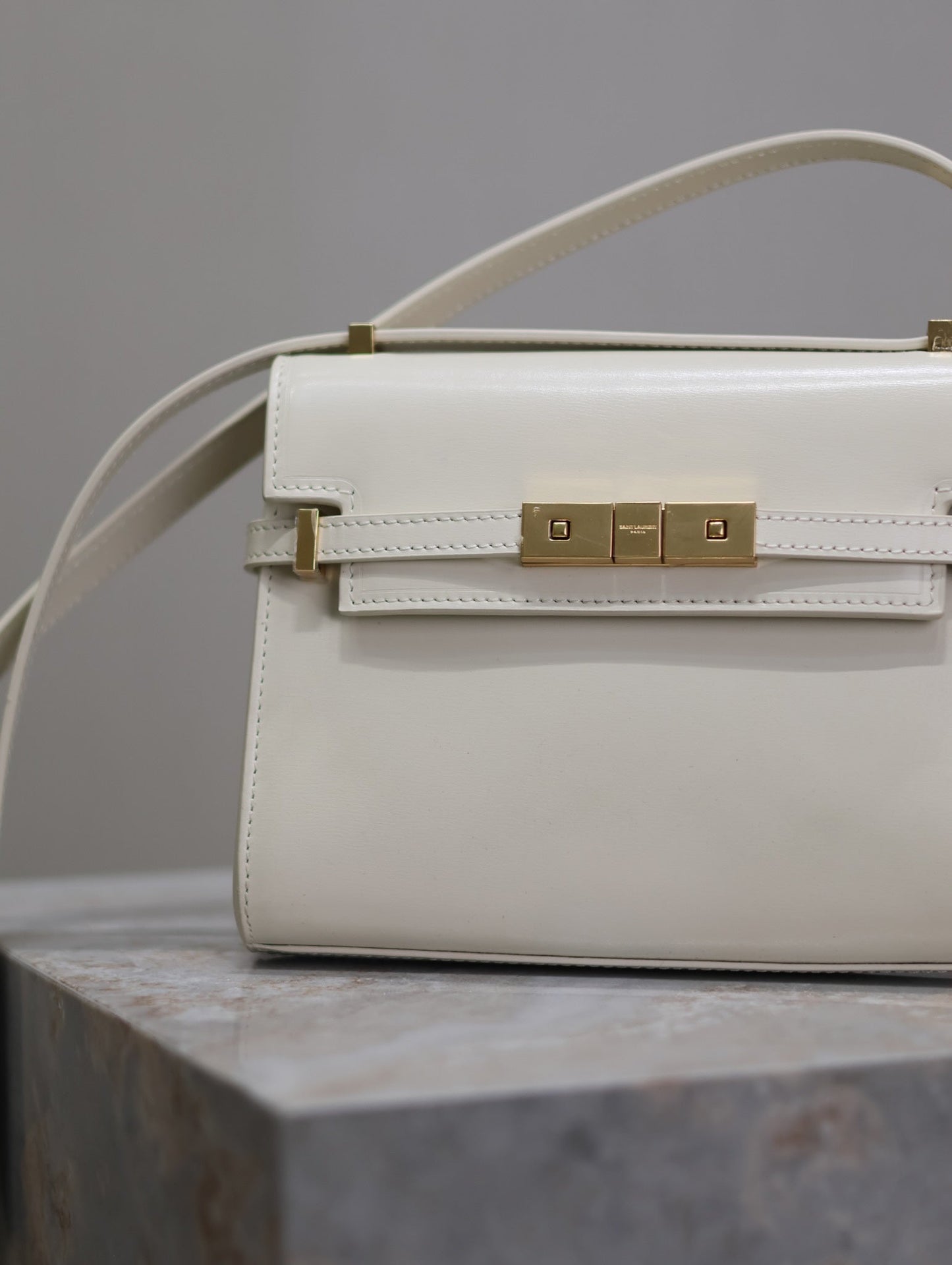 YSL 25S MINI MANHATTAN 19 IN BLANC VINTAGE CALFSKIN GOLD HARDWARE
