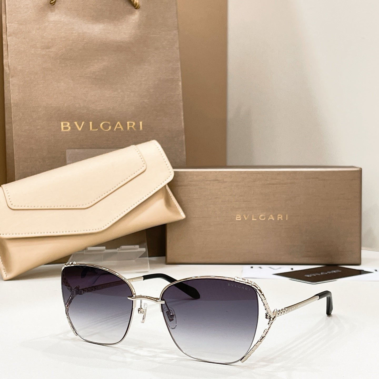 Bvlgari BV40081U Sunglasses