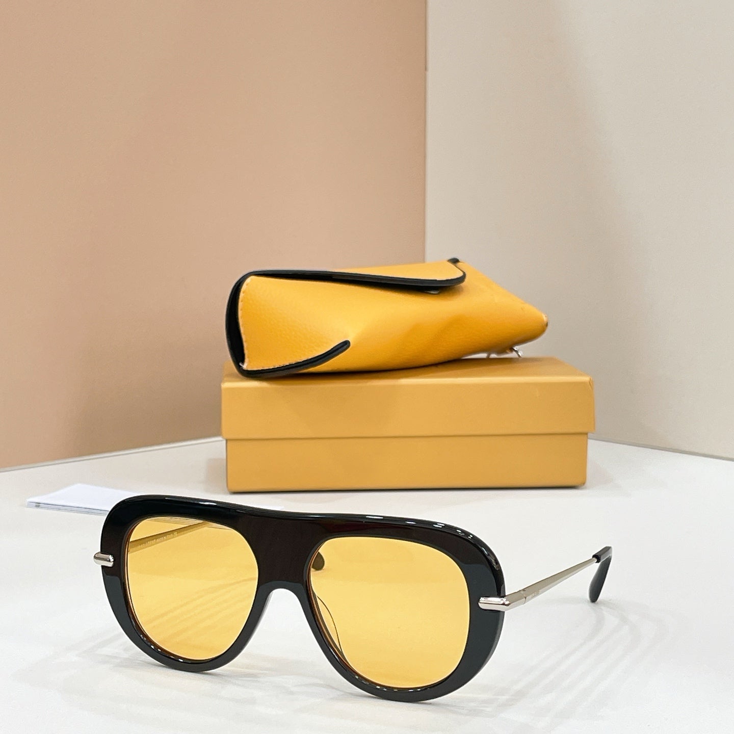 Loewe LW40186U Sunglasses