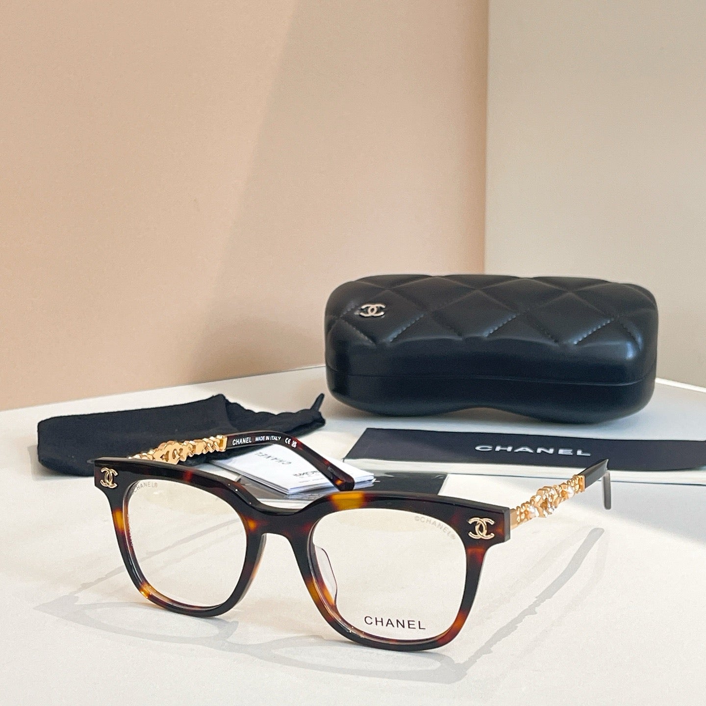 Saint Laurent CH6040 Sunglasses