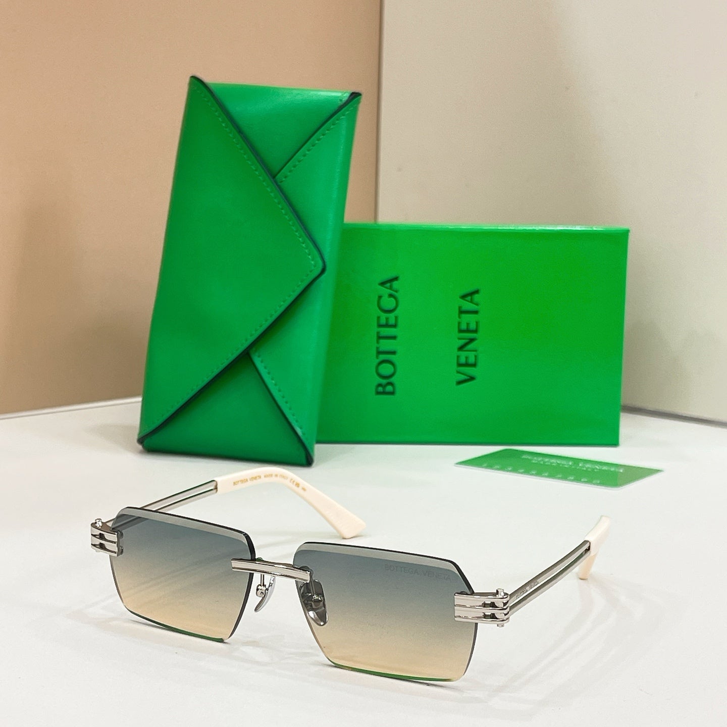 Bottega Veneta BV2347S Sunglasses