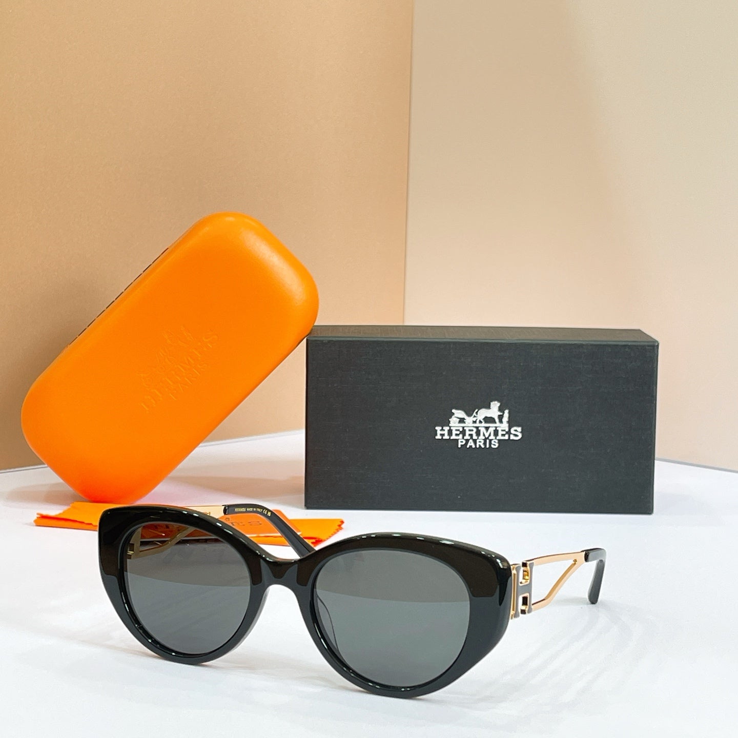 Hermès H8125S Sunglasses