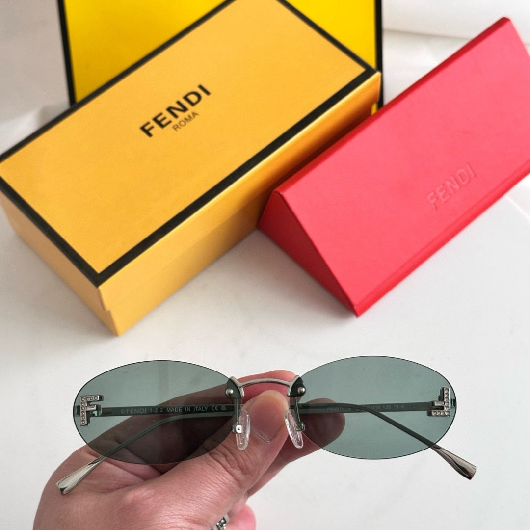 Fendi FE4075US Sunglasses